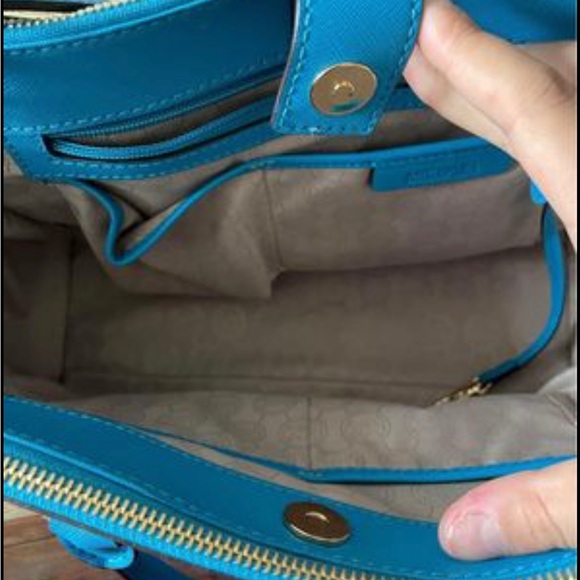 Micheal Kors purse worn 2 times - Picture 5 of 5